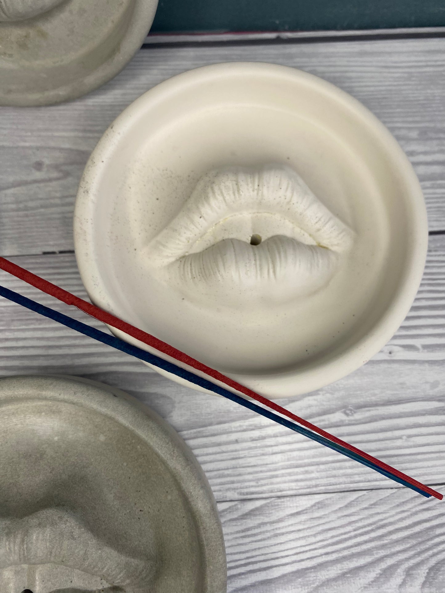 Lips incense holder