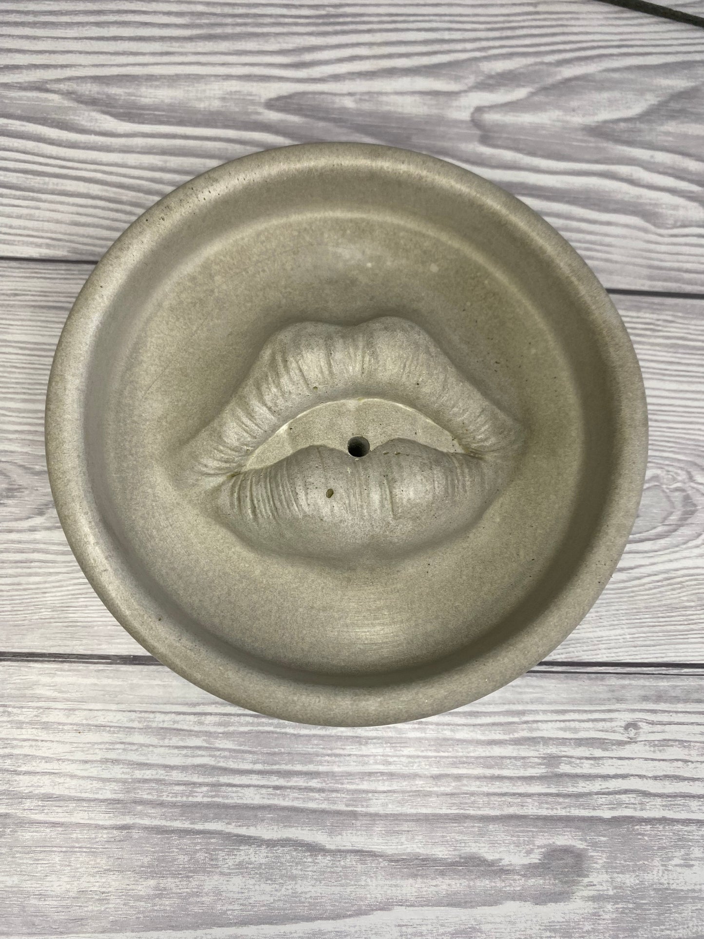 Lips incense holder