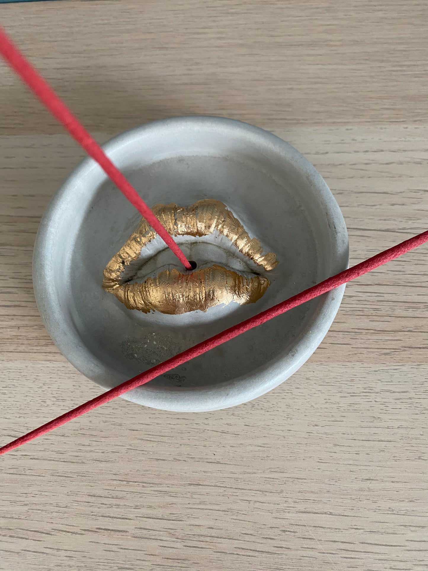 Lips incense holder