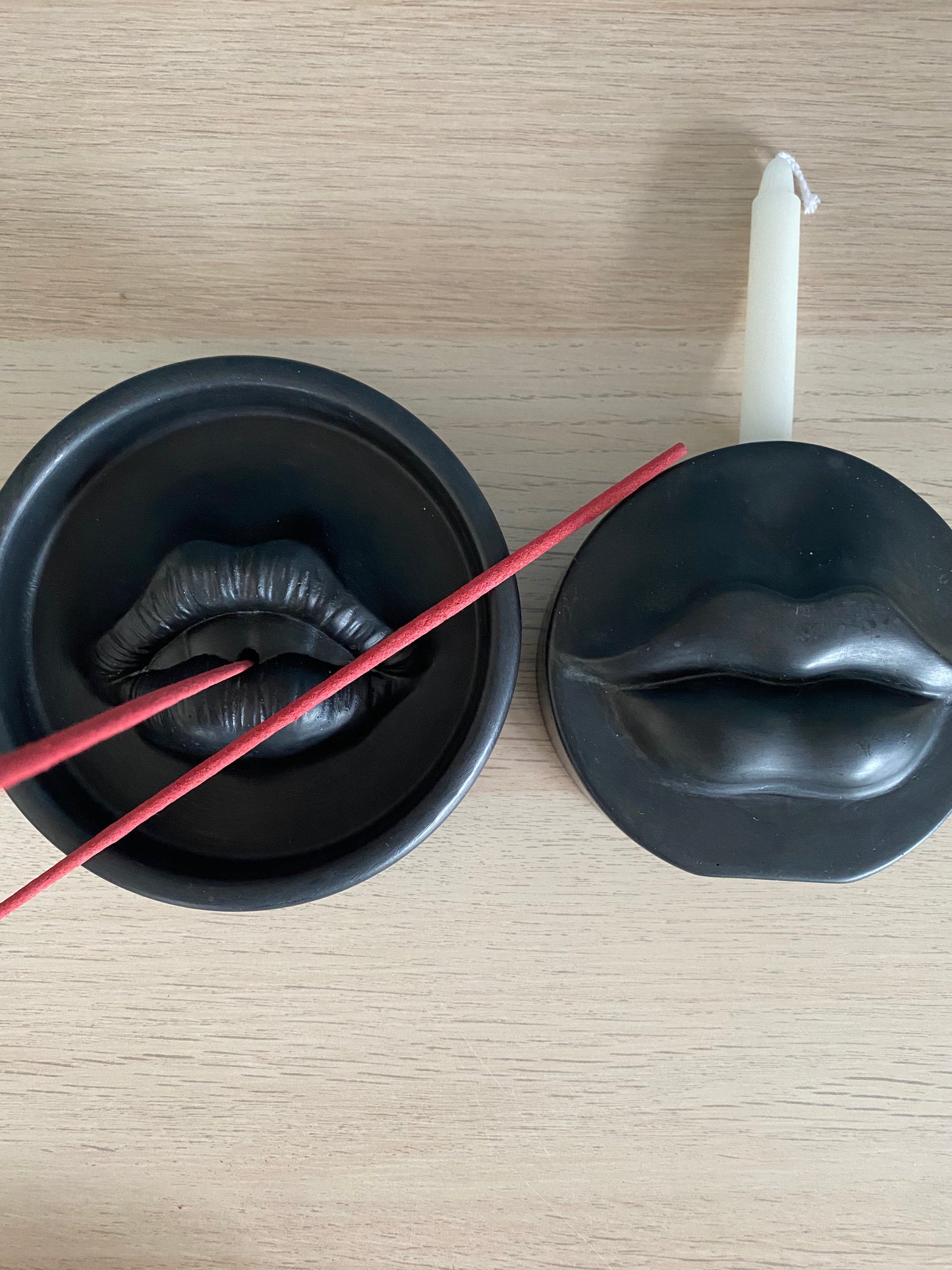 Lips incense holder